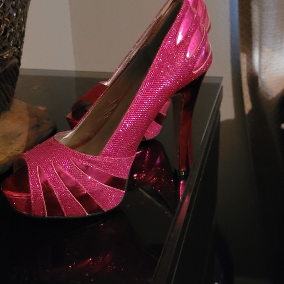 New Core Heels Beautiful! - Picture 5 of 5